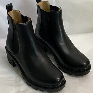 Steve Madden Amulet Chelsea Boots Women’s Black Chunky Lug Sole Ankle Boots